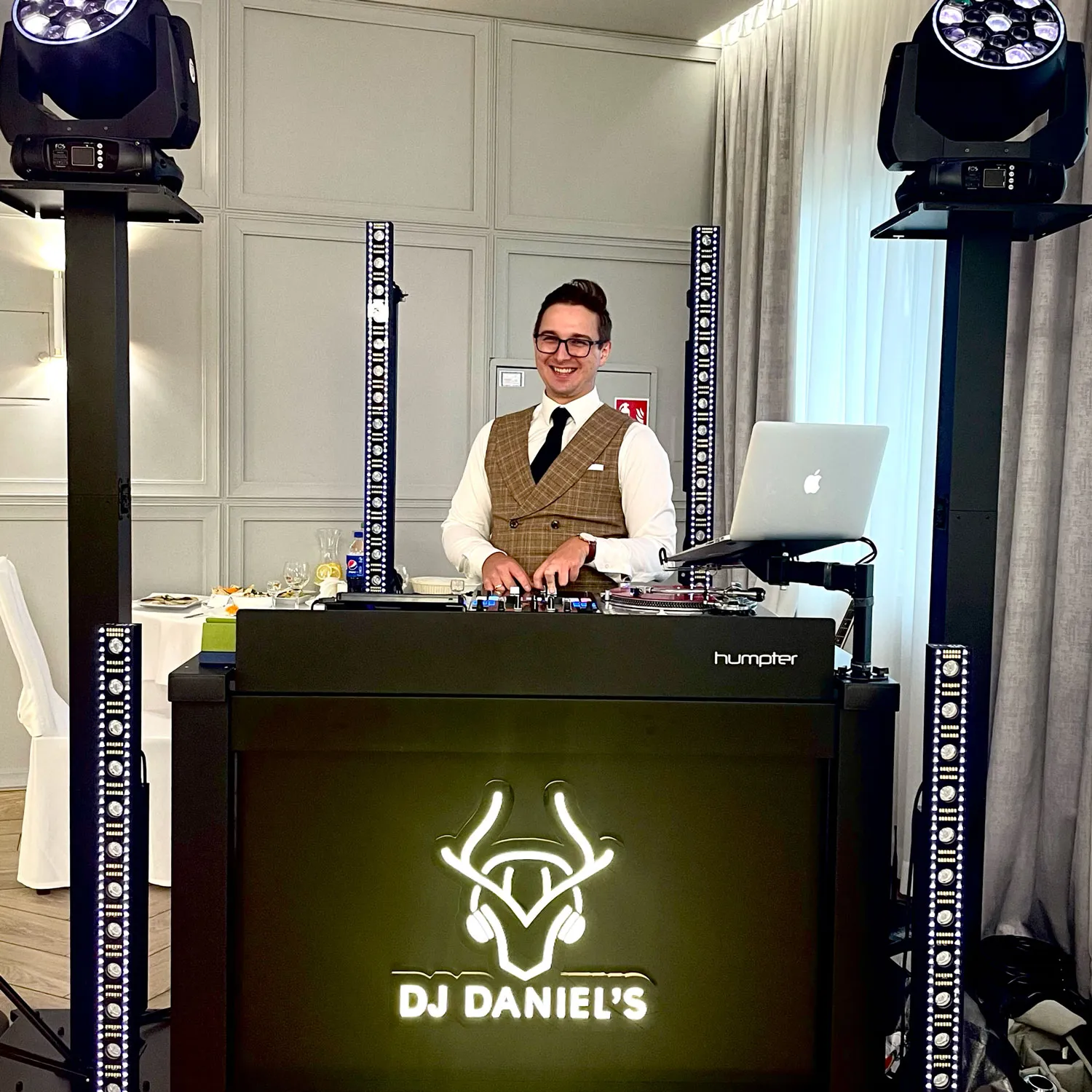 DJ Daniel's z gitarą na weselu