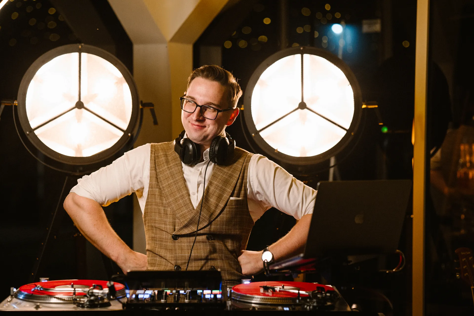 DJ Daniel's za konsoletą